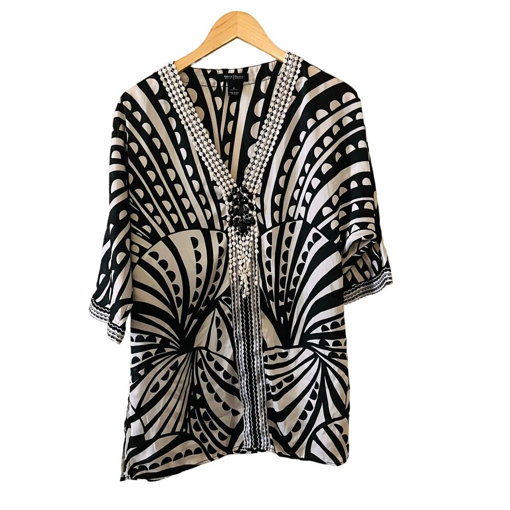 White House Black Market Abstract Print Studded Top Size S Small Black White